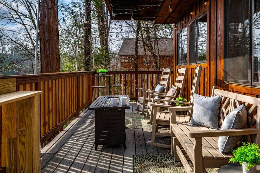 The Family Stone Luxe Cabin Sleeps 12 Hot Tub Dogfriendly Dollywood ピジョンフォージ エクステリア 写真