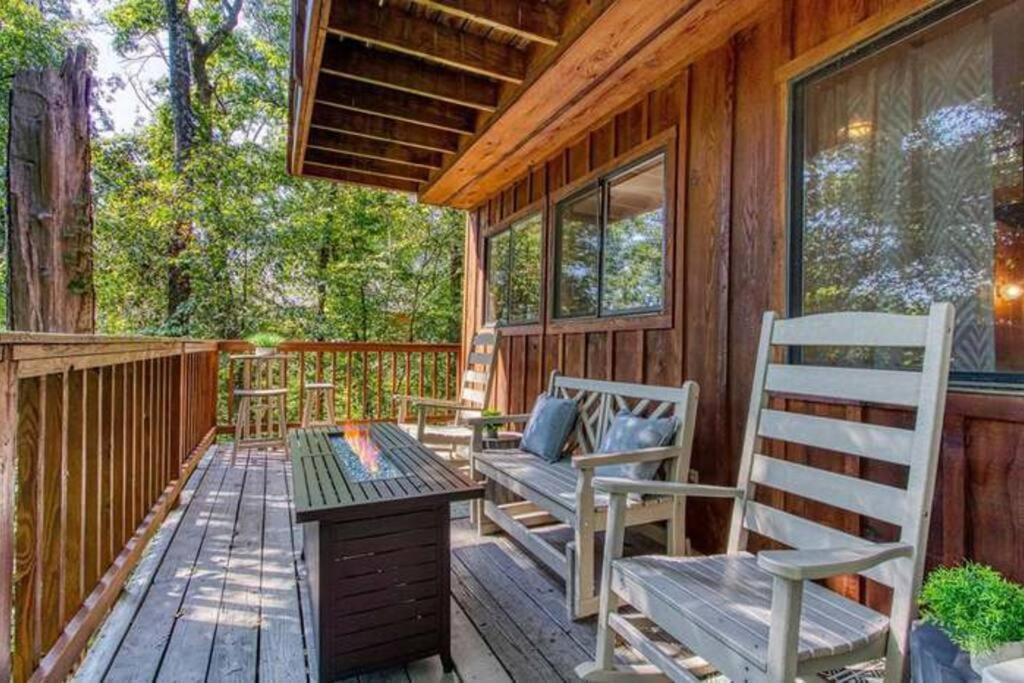 The Family Stone Luxe Cabin Sleeps 12 Hot Tub Dogfriendly Dollywood ピジョンフォージ エクステリア 写真