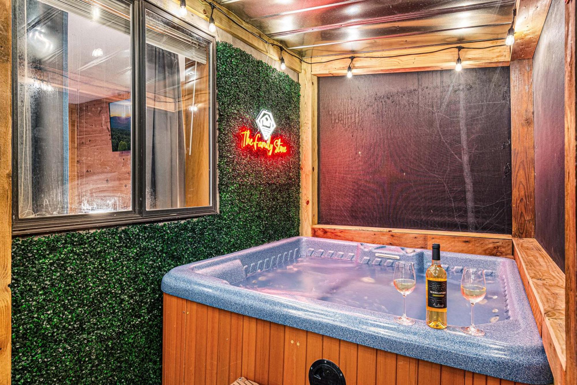 The Family Stone Luxe Cabin Sleeps 12 Hot Tub Dogfriendly Dollywood ピジョンフォージ エクステリア 写真